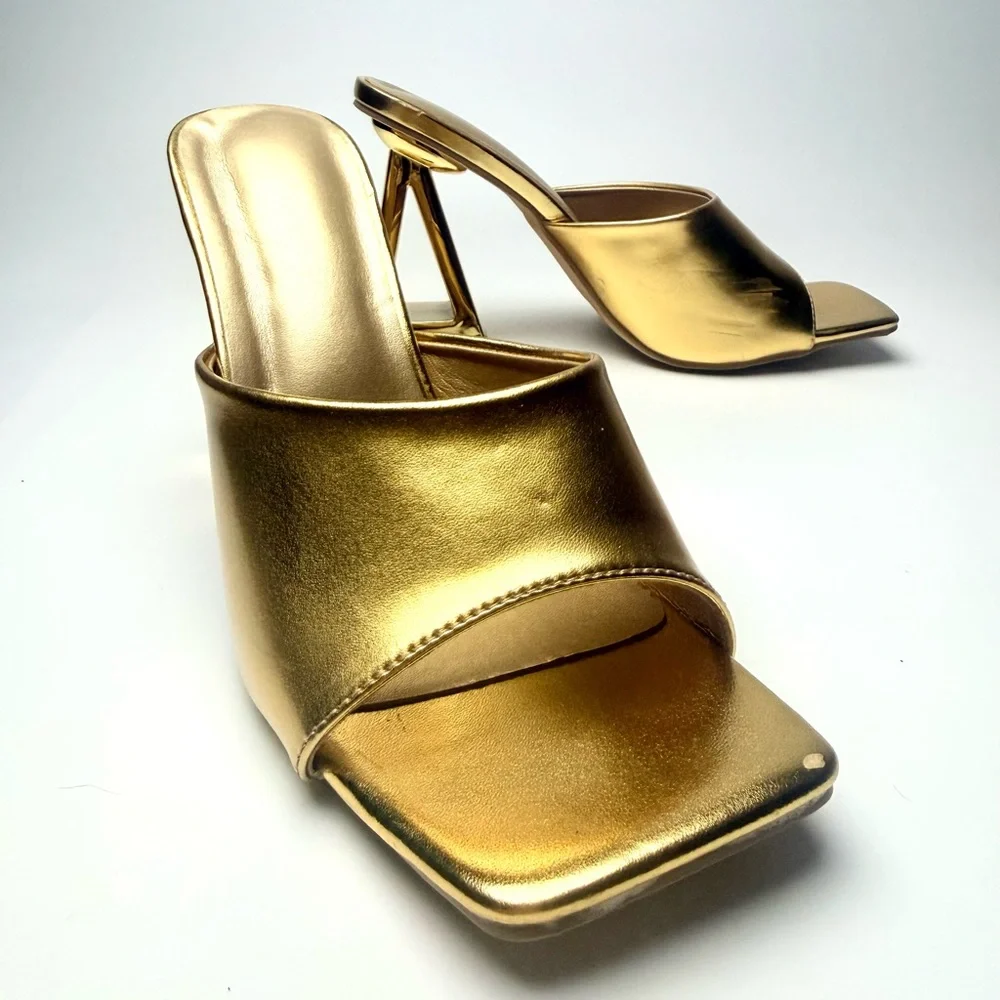 Gold Triangle Heels Women’s Size 10 / 10.5 Metallic Dress Pumps - Picture 3 of 16